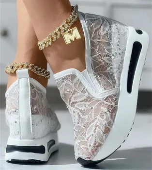 Женская спортивная обувь на плоской подошве с кружевом, Дышащие кроссовки из сетки, Летние Новые Повседневные Сандалии для Бега, Пляжная обувь для танцев